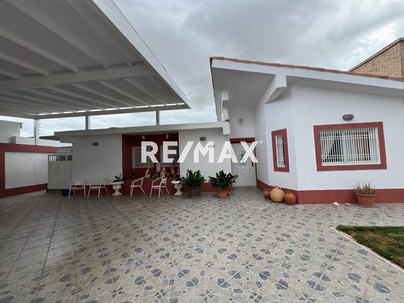 En Venta Casa o TownHouse Puerta Maraven, Cardón, Falcón, 4154, VEN