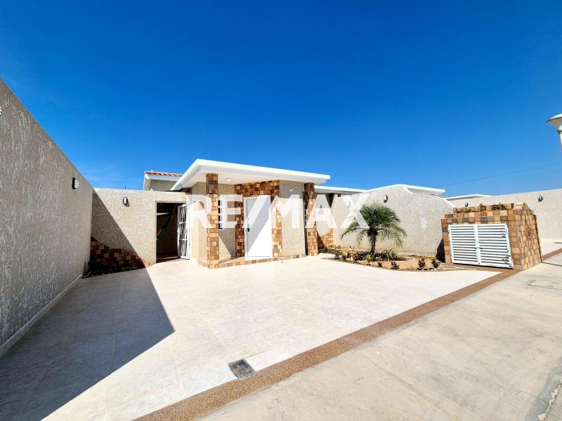 En Venta Casa o TownHouse Puerta Maraven, Cardón, Falcón, 4154, VEN