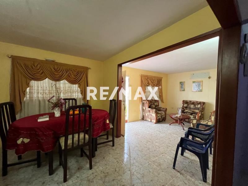 En Venta Casa o TownHouse Cujicana, Punto Fijo, Estado Falcón