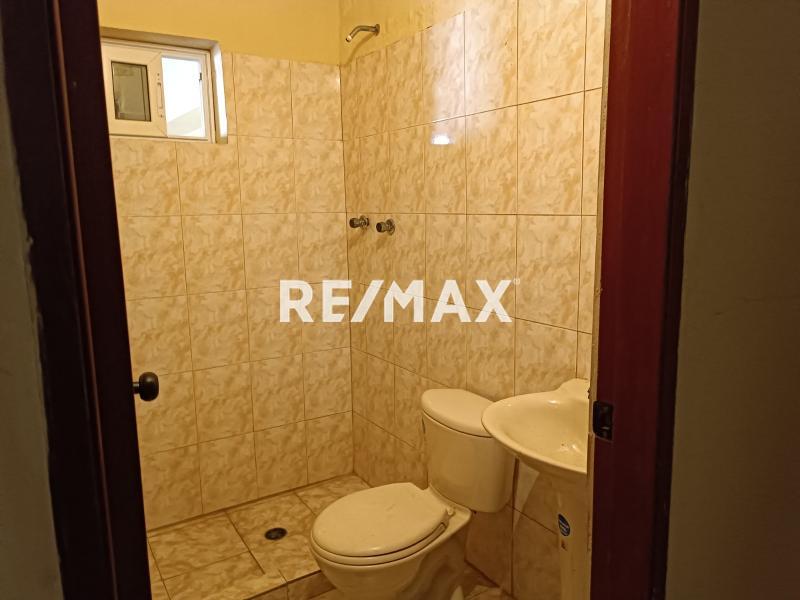 En Alquiler Casa o TownHouse Calle Josefa Camejo. Cerca de Avda Acueducto. Sector Caja de Agua . Punto Fijo. Edo Falcón