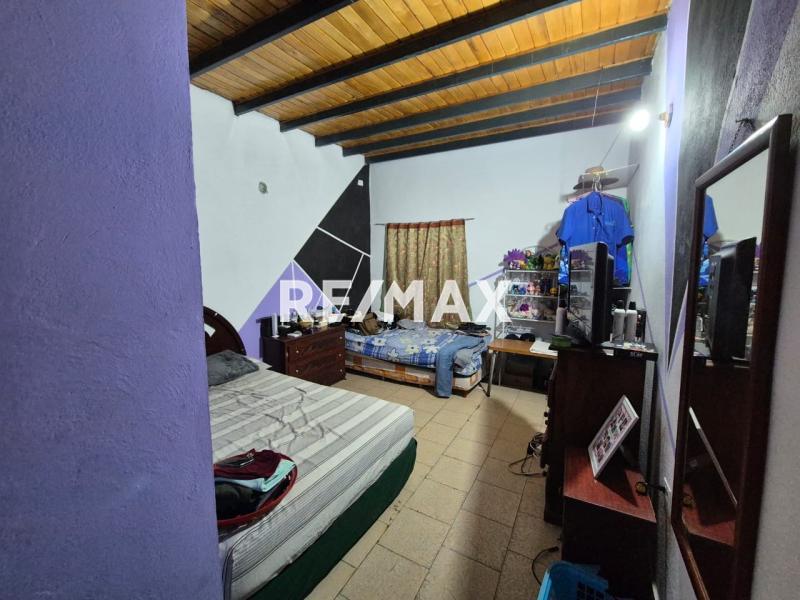 En Venta Casa o TownHouse Av. Principal de Bella Vista