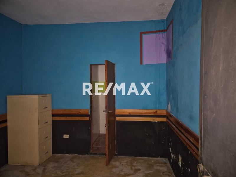 En Venta Casa o TownHouse Av. Principal de Bella Vista