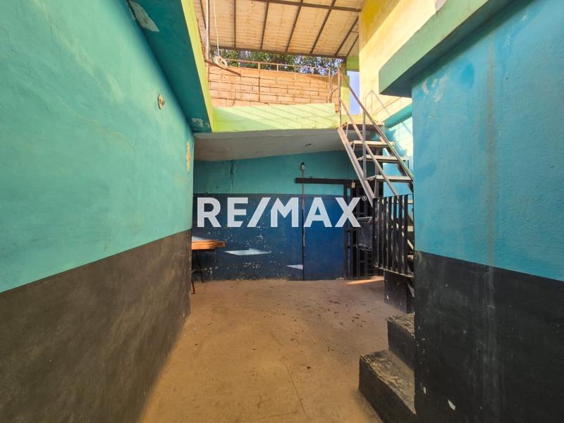 En Venta Casa o TownHouse Av. Principal de Bella Vista