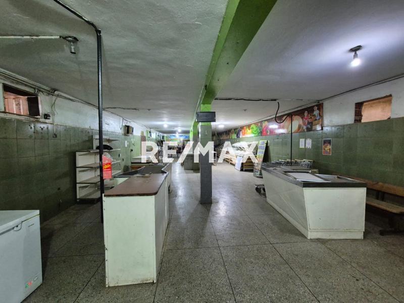 En Venta Casa o TownHouse Av. Principal de Bella Vista