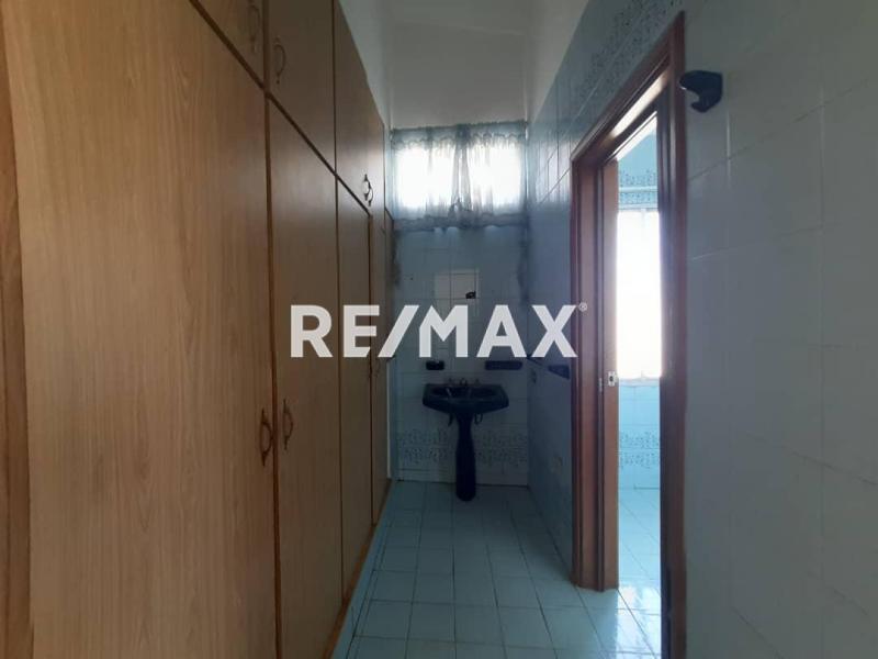 En Venta Casa o TownHouse Av. Principal de Bella Vista