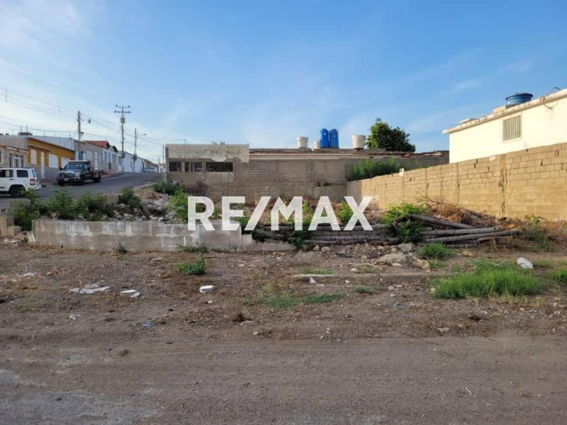 En Venta Terreno y Parcela Punta Cardón. Av. Doña Emilia.