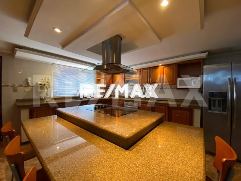 En Venta Casa o TownHouse Calle Guadalupe, urbanización manaure