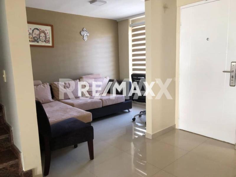 En Venta Casa o TownHouse Calle Guadalupe, urbanización manaure