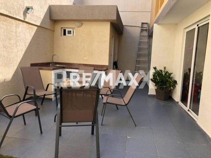 En Venta Casa o TownHouse Calle Guadalupe, urbanización manaure