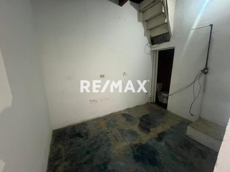 En Alquiler Local Comercial Avenida General Pelayo, Puerta Maraven, Cardón, Falcón, 4154, VEN