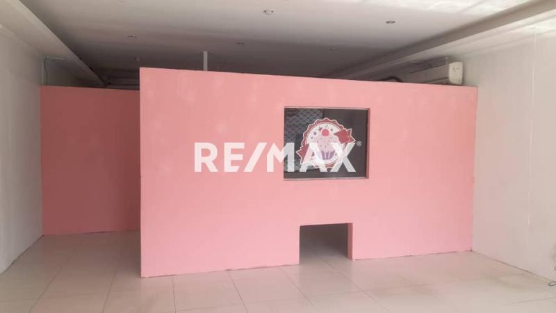 En Alquiler Local Comercial Avenida General Pelayo, Puerta Maraven, Cardón, Falcón, 4154, VEN