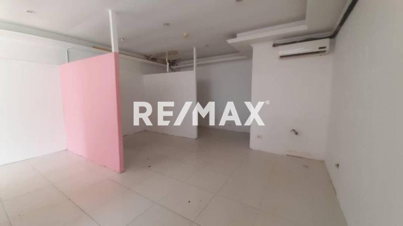 En Alquiler Local Comercial Avenida General Pelayo, Puerta Maraven, Cardón, Falcón, 4154, VEN