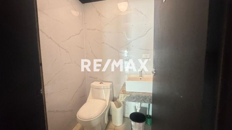 En Alquiler Local Comercial Avenida General Pelayo, Puerta Maraven, Cardón, Falcón, 4154, VEN