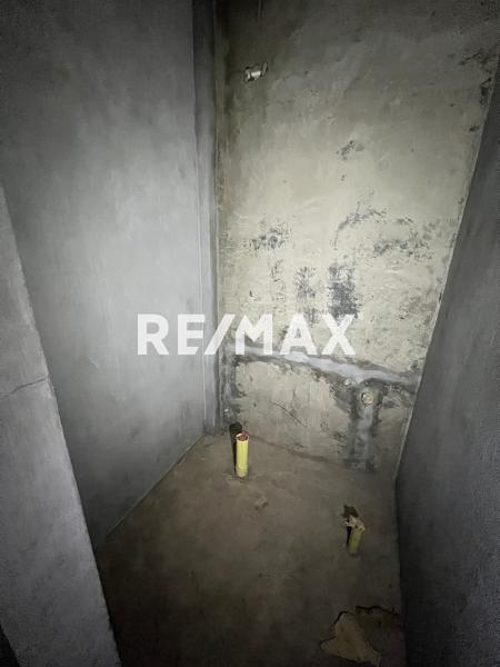 En Venta Local Comercial Avenida Ollarvides, Puerta Maraven, Cardón, Falcón, 4154, VEN