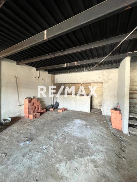 En Venta Local Comercial Avenida Ollarvides, Puerta Maraven, Cardón, Falcón, 4154, VEN