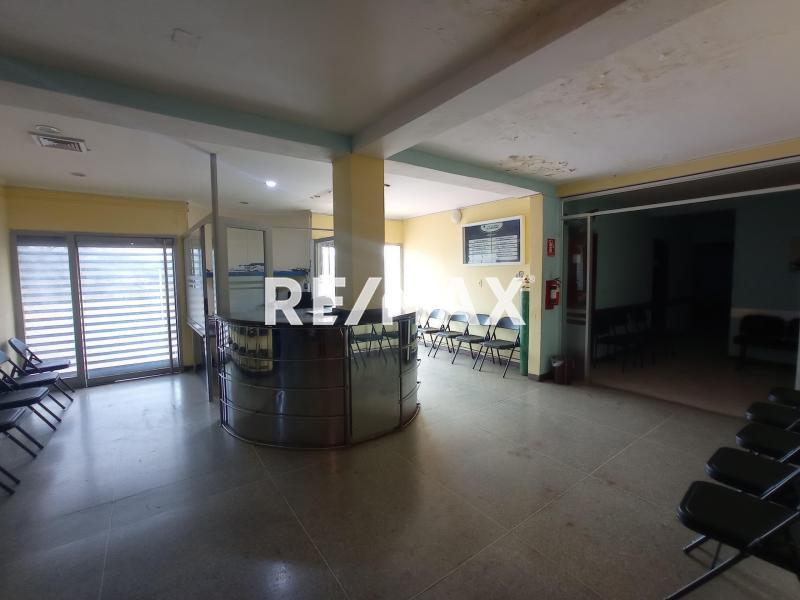 En Venta Local Comercial Avenida Ollarvides, Puerta Maraven, Cardón, Falcón, 4154, VEN