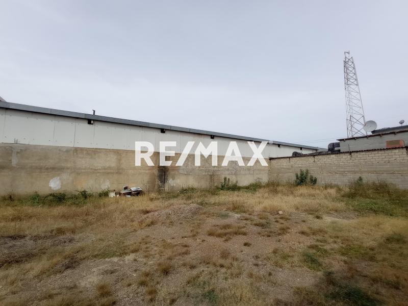 En Venta Local Comercial Avenida Ollarvides, Puerta Maraven, Cardón, Falcón, 4154, VEN