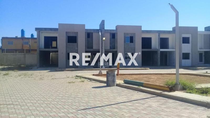 En Venta Casa o TownHouse Urbanización Santa Fe, Conjunto Residencial Los Médanos