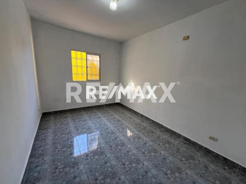 En Alquiler Local Industrial y Galpón Sector Cujicana . Punto Fijo . Edo Falcon