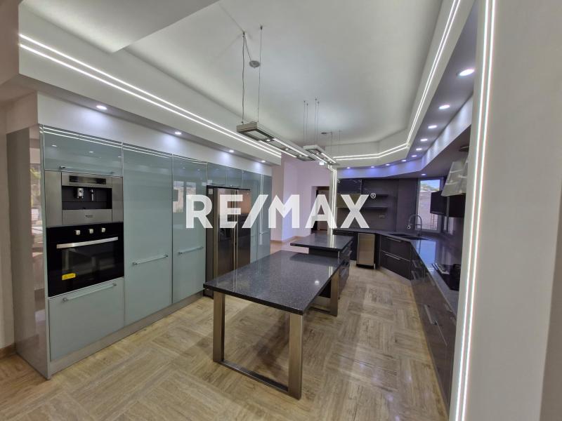 En Venta Casa o TownHouse Avenida 14, Cardón, Falcón, 4154, VEN