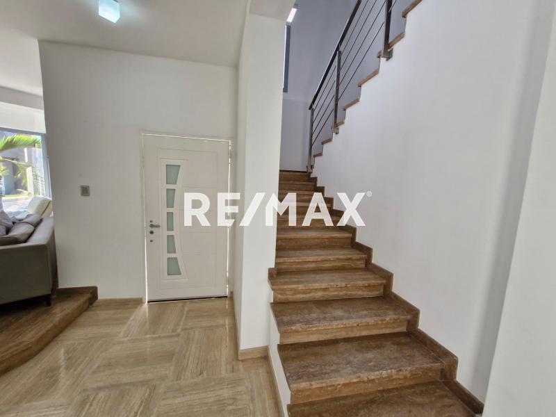 En Venta Casa o TownHouse Avenida 14, Cardón, Falcón, 4154, VEN