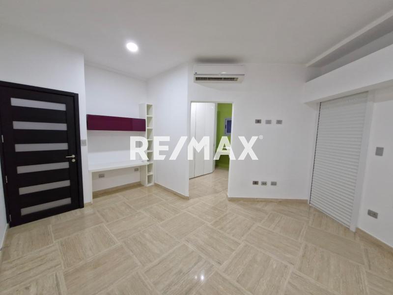 En Venta Casa o TownHouse Avenida 14, Cardón, Falcón, 4154, VEN