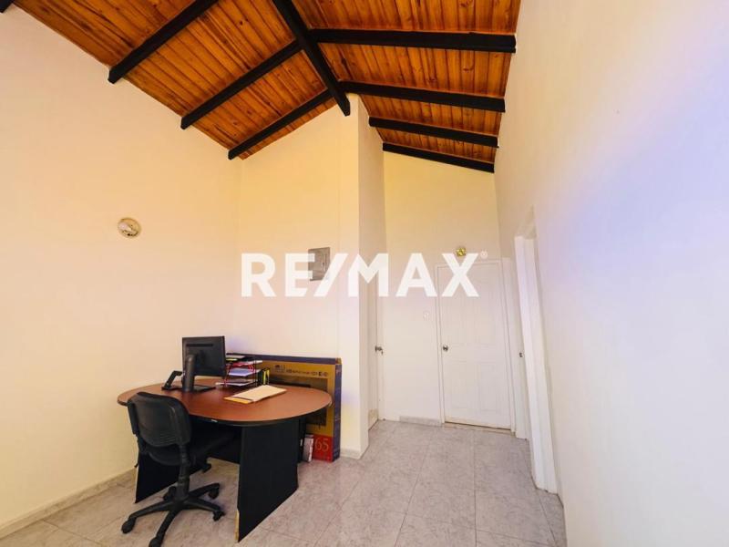 En Venta Casa o TownHouse Avenida 14, Cardón, Falcón, 4154, VEN