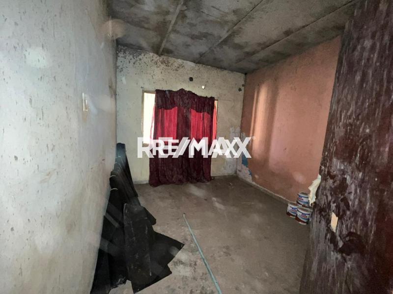 En Venta Casa o TownHouse Calle principal de antiguo eropuerto casa 25