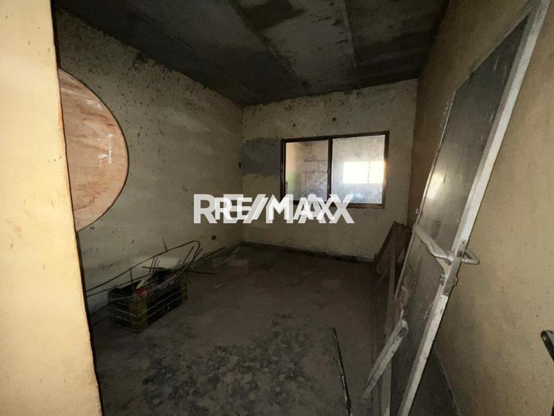 En Venta Casa o TownHouse Calle principal de antiguo eropuerto casa 25