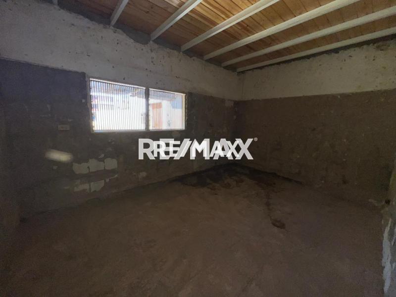 En Venta Casa o TownHouse Calle principal de antiguo eropuerto casa 25