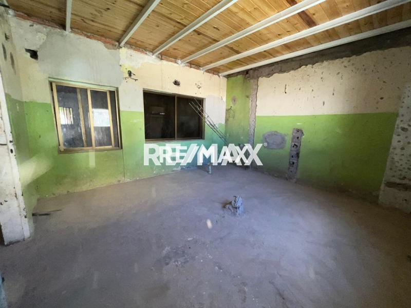 En Venta Casa o TownHouse Calle principal de antiguo eropuerto casa 25