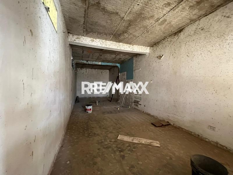 En Venta Casa o TownHouse Calle principal de antiguo eropuerto casa 25