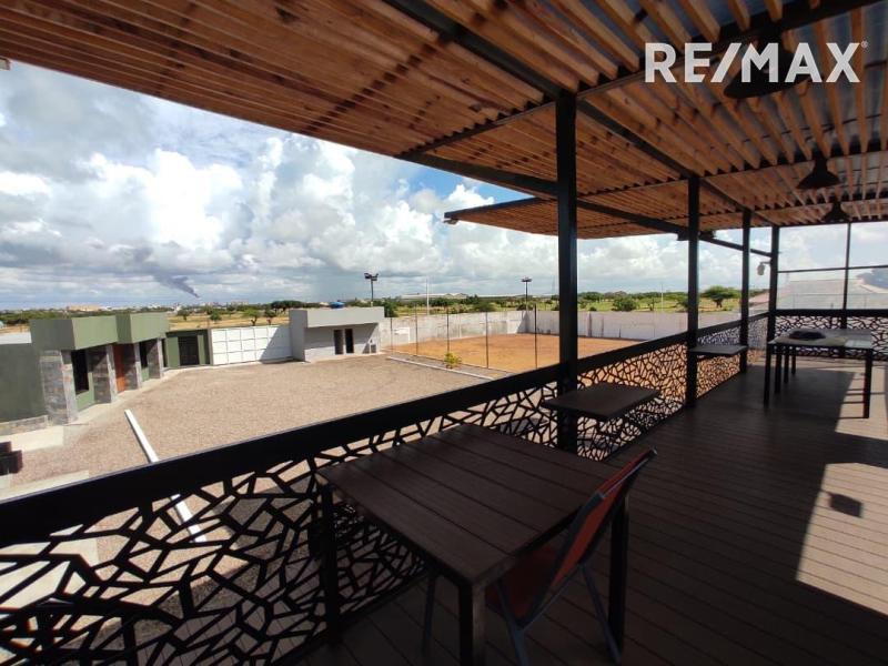 En Venta Local Industrial y Galpón Urb. Zarabón, Punto Fijo, Estado Falcón