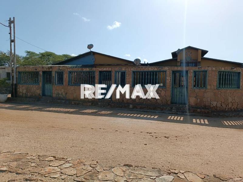 En Venta Casa o TownHouse Los Taques, Falcón, VEN