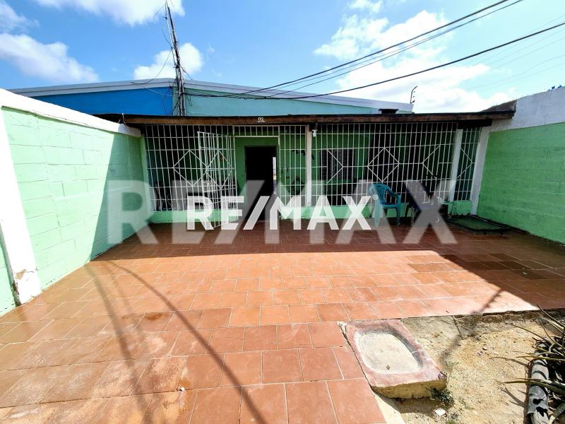 En Venta Casa o TownHouse Los Taques, Falcón, VEN