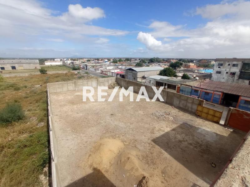 En Venta Edificio Avenida Principal de Bella Vista, Carirubana, Punto Fijo, Falcón, 4102, VEN