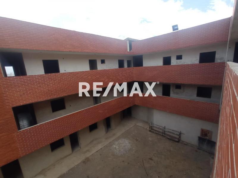 En Venta Edificio Avenida Principal de Bella Vista, Carirubana, Punto Fijo, Falcón, 4102, VEN