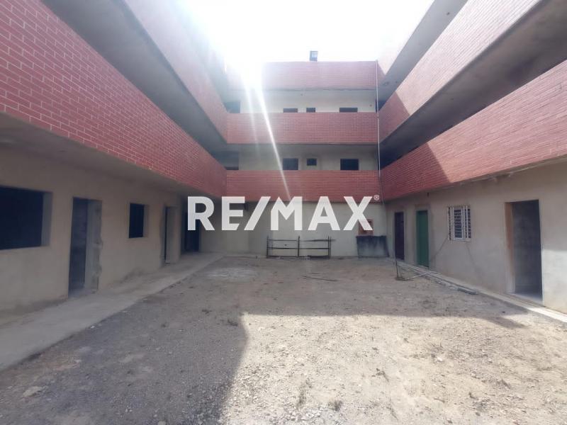 En Venta Edificio Avenida Principal de Bella Vista, Carirubana, Punto Fijo, Falcón, 4102, VEN