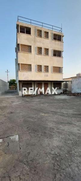 En Venta Edificio Avenida Principal de Bella Vista, Carirubana, Punto Fijo, Falcón, 4102, VEN