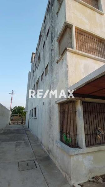En Venta Edificio Avenida Principal de Bella Vista, Carirubana, Punto Fijo, Falcón, 4102, VEN