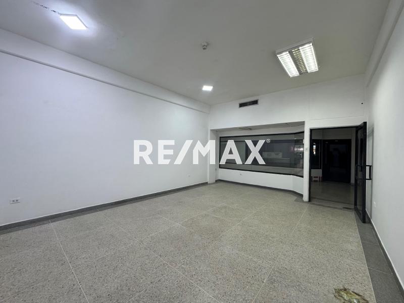 En Alquiler Local Comercial Calle Zamora, Centro, Punto Fijo, Falcón, 4102, VEN