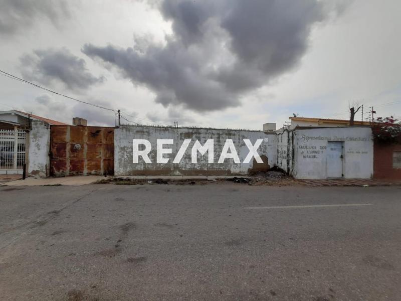 En Venta Terreno y Parcela Urbanización Santa Irene, Punto Fijo, Estado Falcón, Venezuela.