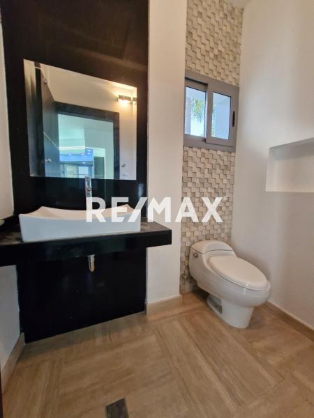 En Venta Casa o TownHouse Urbanización Zarabon, Conjunto Residencial Amantea.