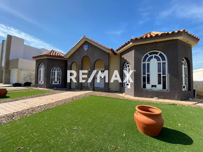 En Venta Casa o TownHouse Urbanización Zarabon, Conjunto Residencial Amantea.