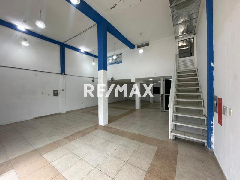 En Venta Local Comercial Sector Santa Teresa Puerta Maraven