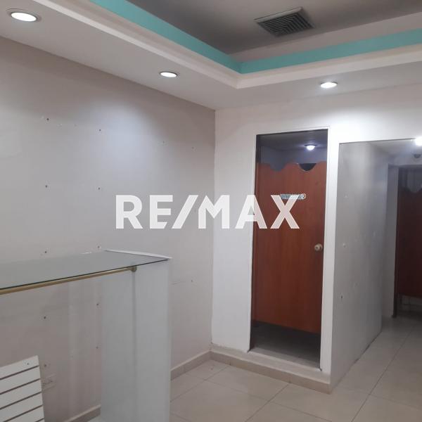 En Venta Local Comercial Sector Santa Teresa Puerta Maraven