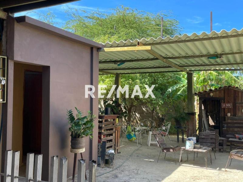 En Venta Casa o TownHouse avenida ollarvides puerta maraven