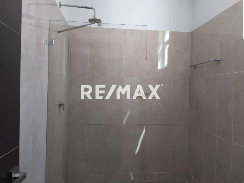 En Venta Casa o TownHouse avenida ollarvides puerta maraven