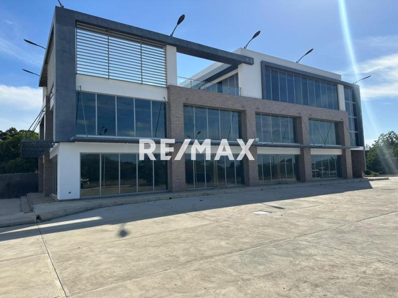 En Venta Edificio Avenida 6, Maraven, Cardón, Falcón, 4154, VEN