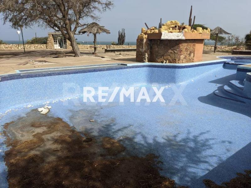 En Venta Edificio Avenida 6, Maraven, Cardón, Falcón, 4154, VEN